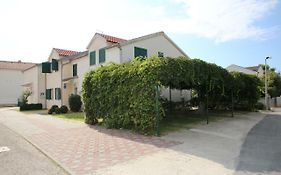 Apartman Alica Srima